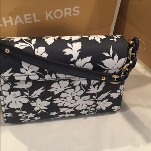❤️Michael Kors crossby NEW❤️ Final Price